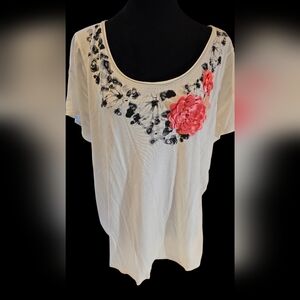 Relativity 3X White Top With Floral Detail